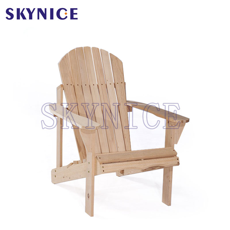 Krzesło z drewna boru naturalnego na świeżym powietrzu